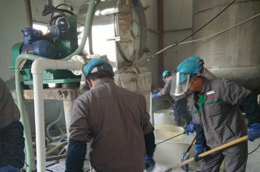 大周臥式螺旋篩網過濾離心機適合更多物料的分離